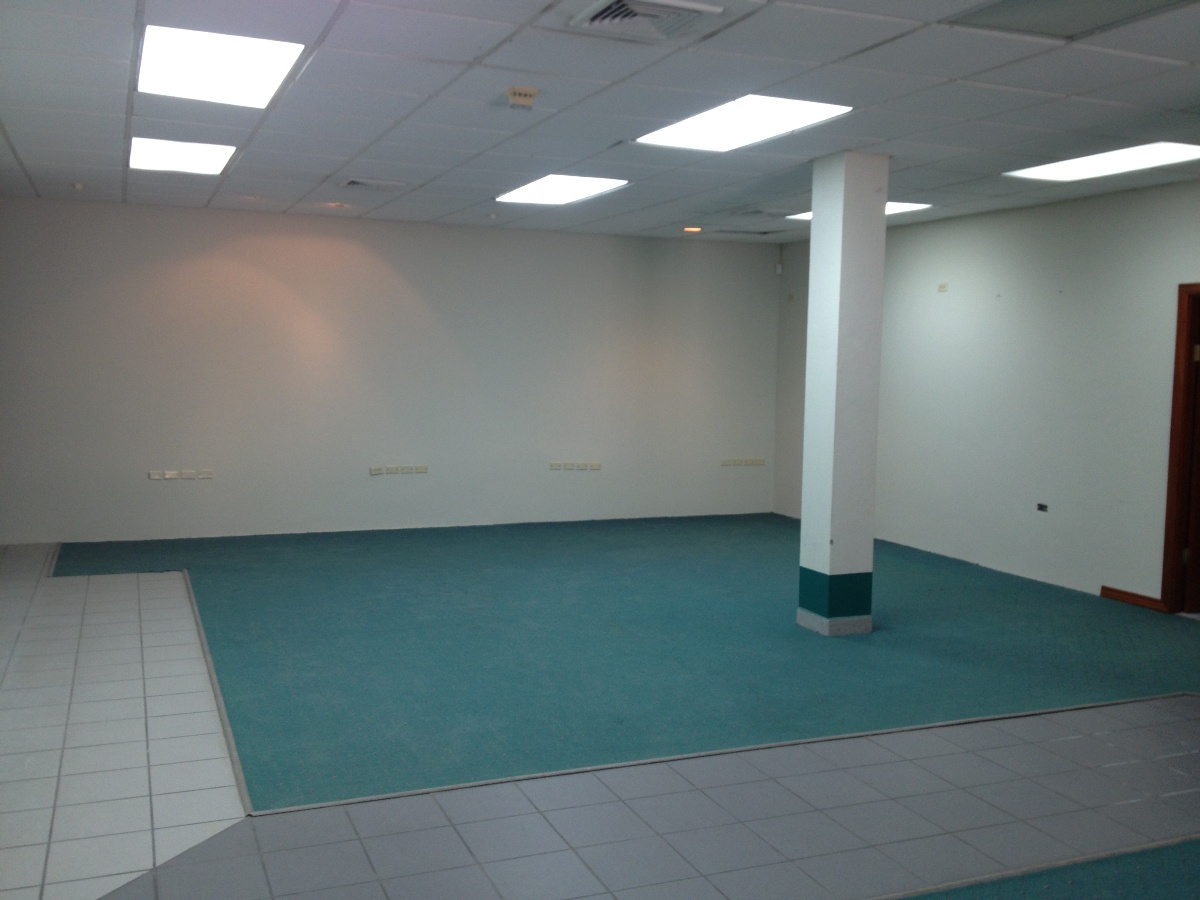 Prime large Commercial Space for rent