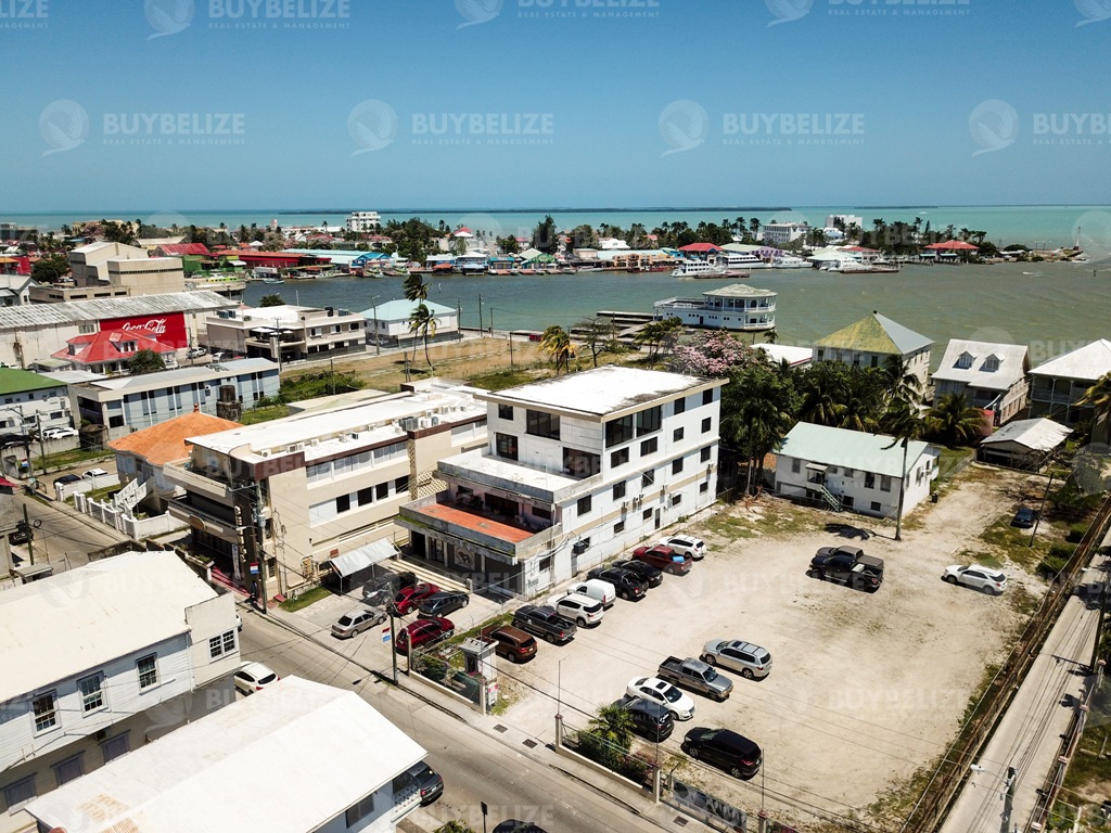 6 Bedroom House for Rent in Belize City