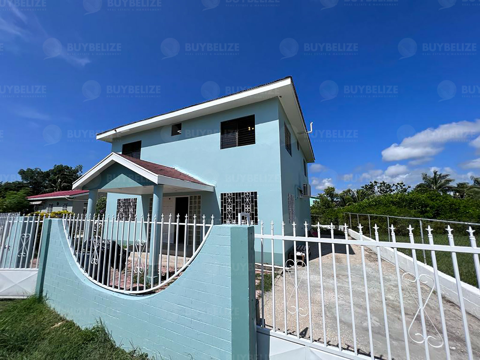 4 Bed 2.5 Bath House for Rent in Belize City
