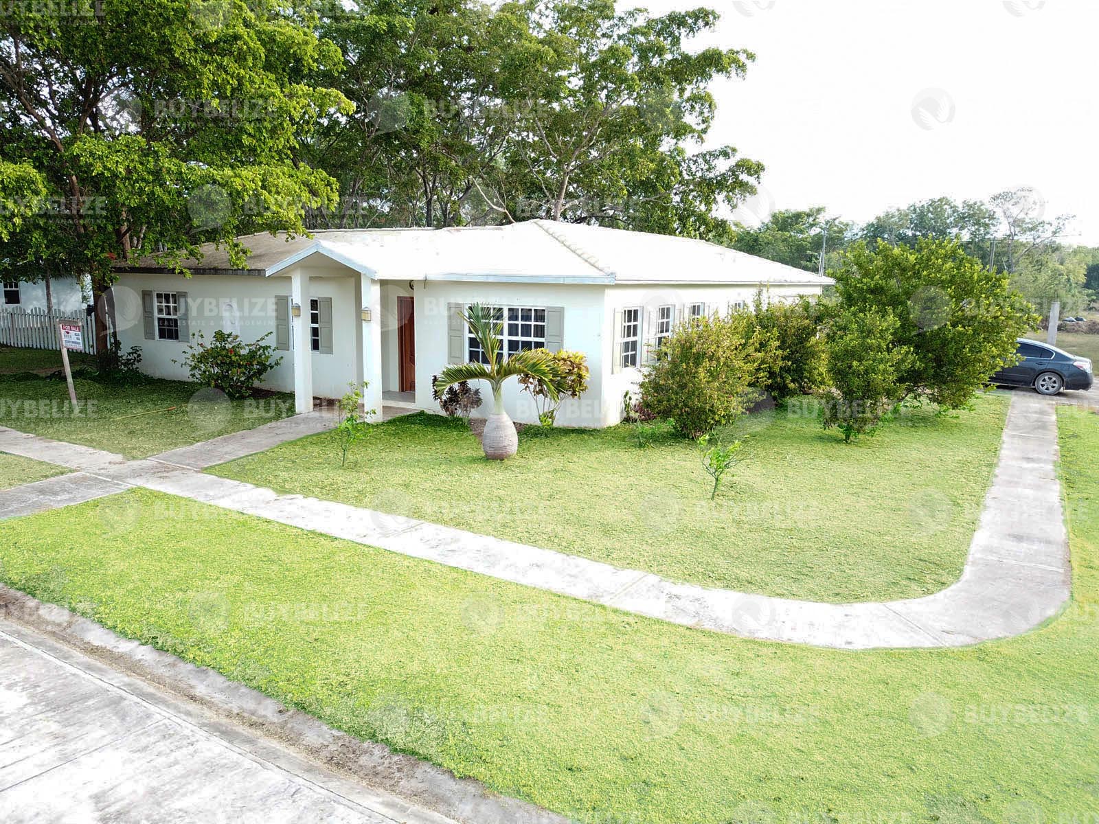 Beautiful furnished 3 bedroom house in Corozal