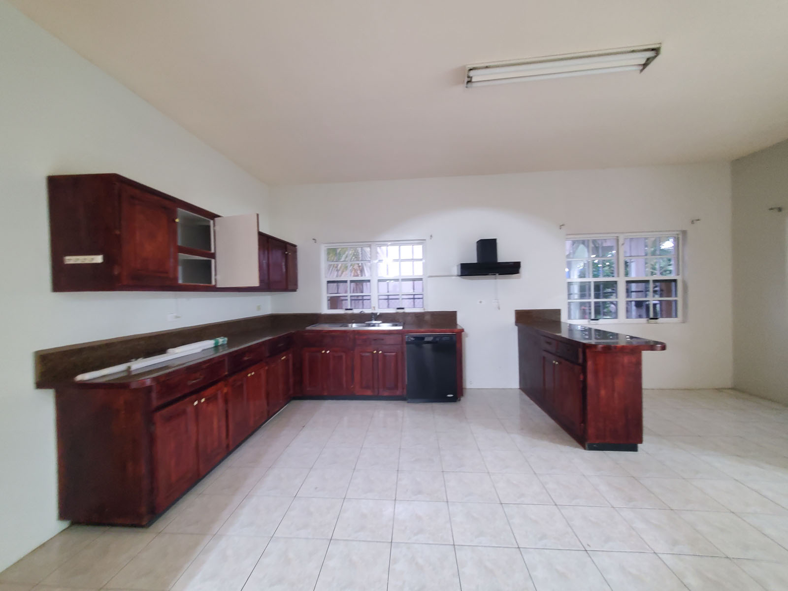 Beautiful Bungalow House For Rent in Belmopan City