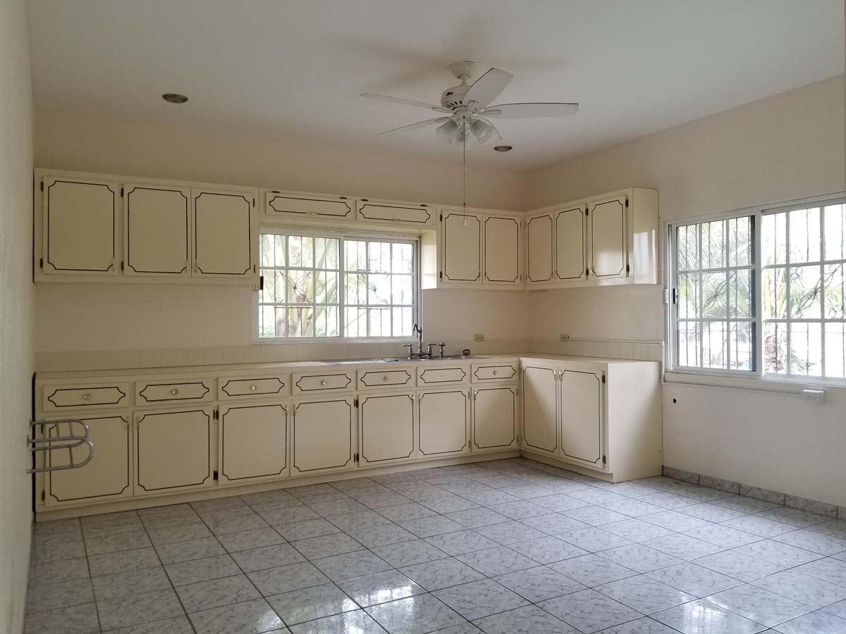 Large Bungalow House for Rent in Upscale Neighborhood in Belmopan City