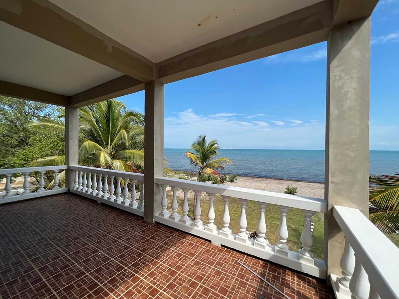 FOR-RENT: Unfurnished Seafront Apartment near Belize City.