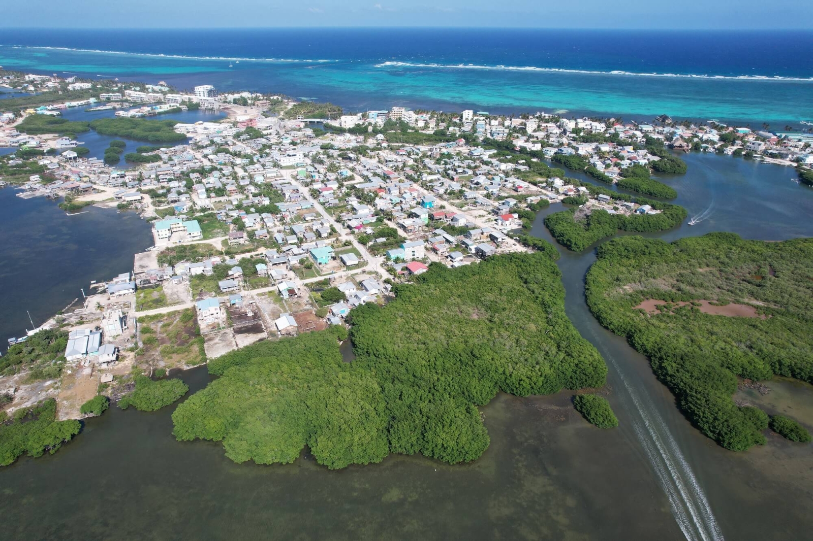 Prime Lagoon lot in San Pedro