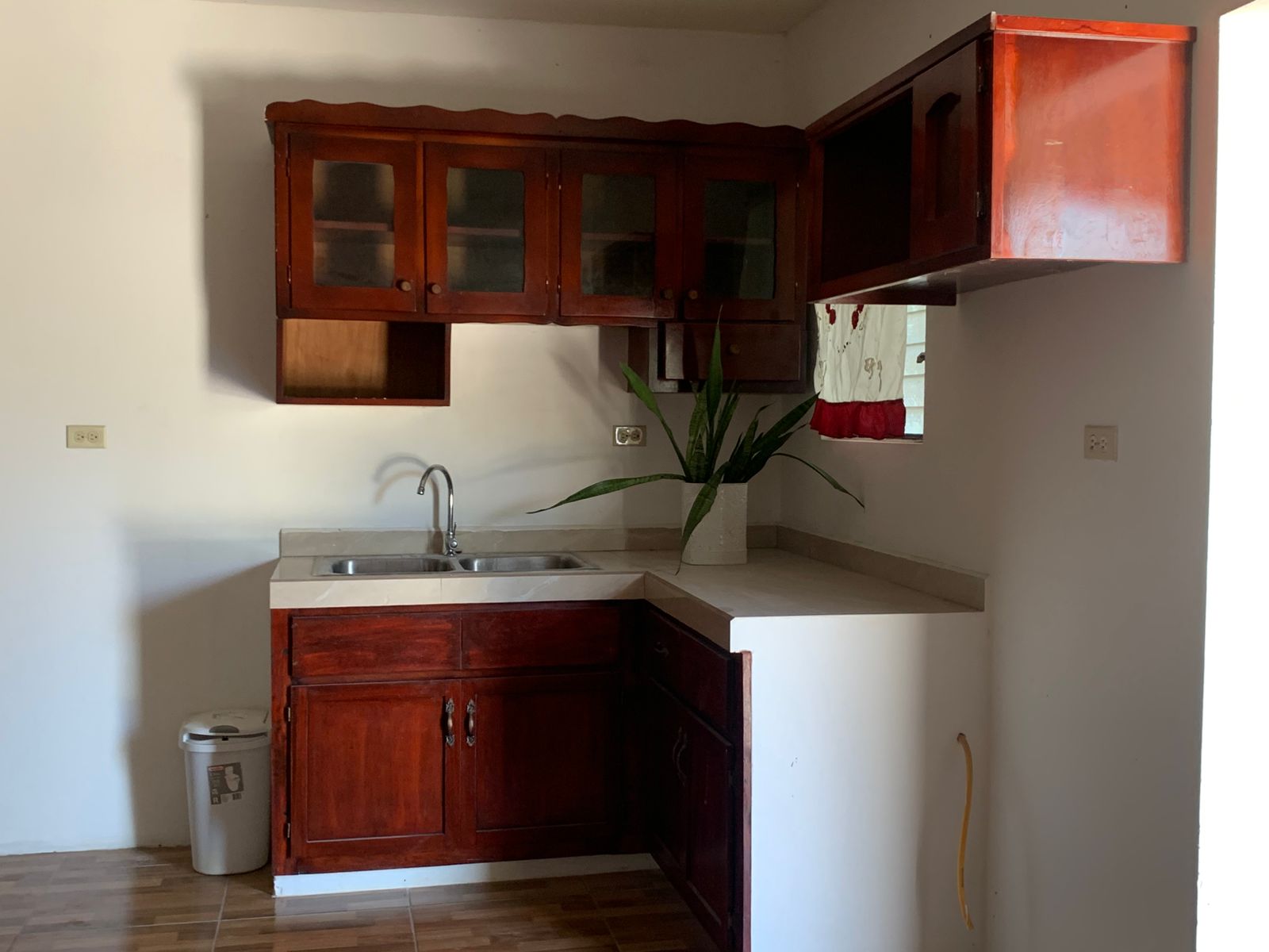 Tropical Home for Sale in Vista Del Mar