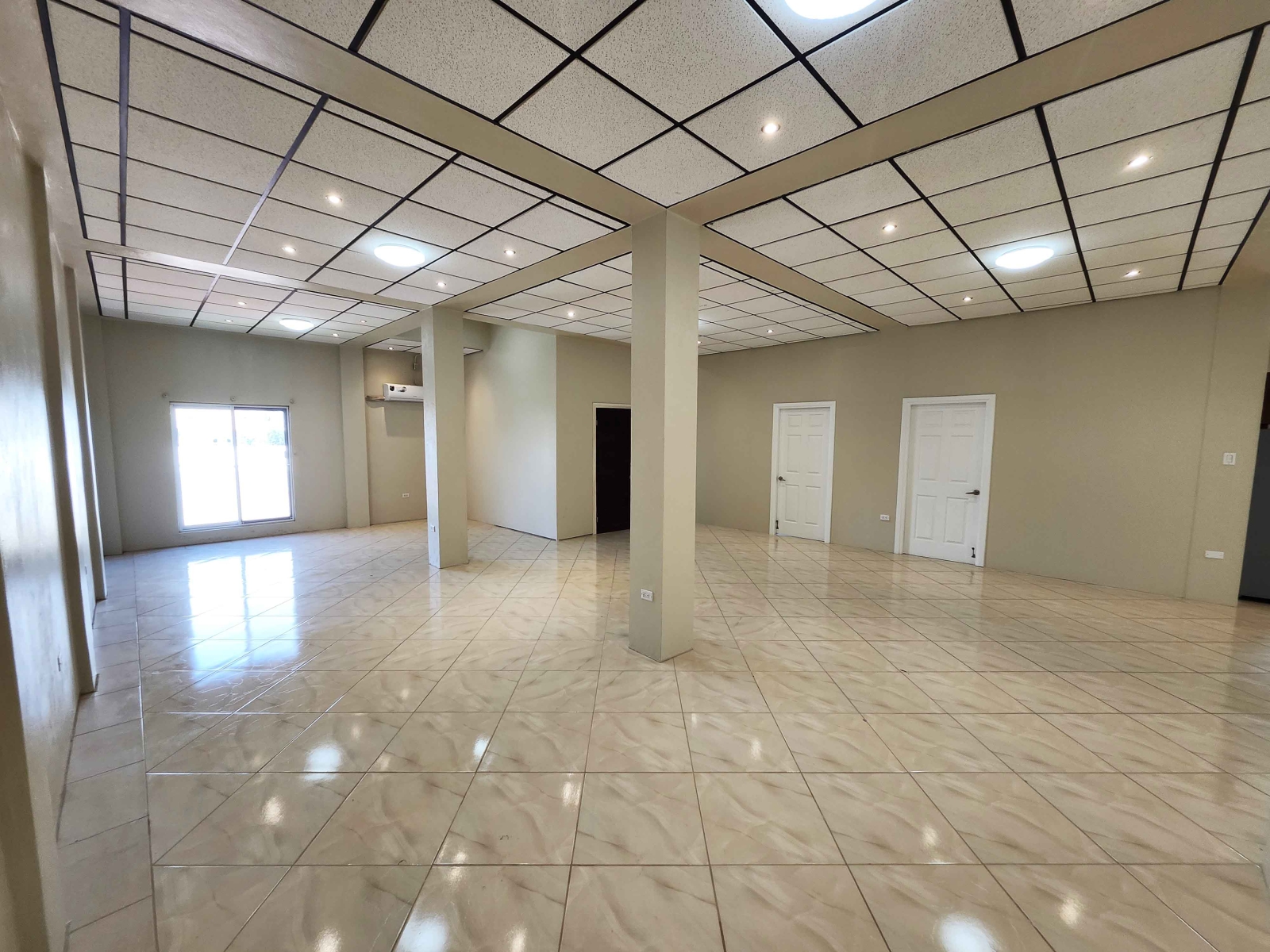 Prime Upper Floor Commercial Space for Rent