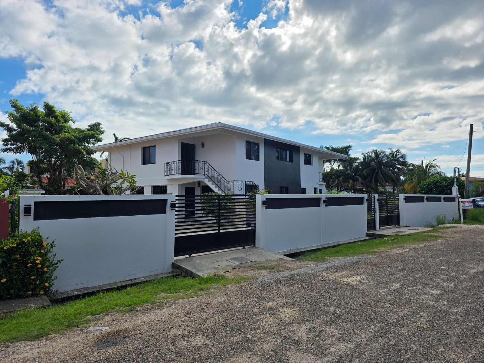 Contemporary Upper-Flat for Rent in Kings Park, Belize City