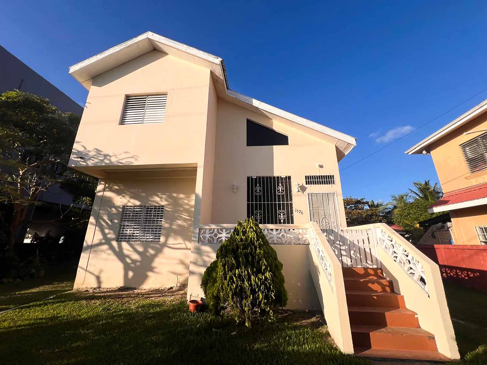 Prime Split-Level Home For Sale In Buttonwood Bay, Belize City