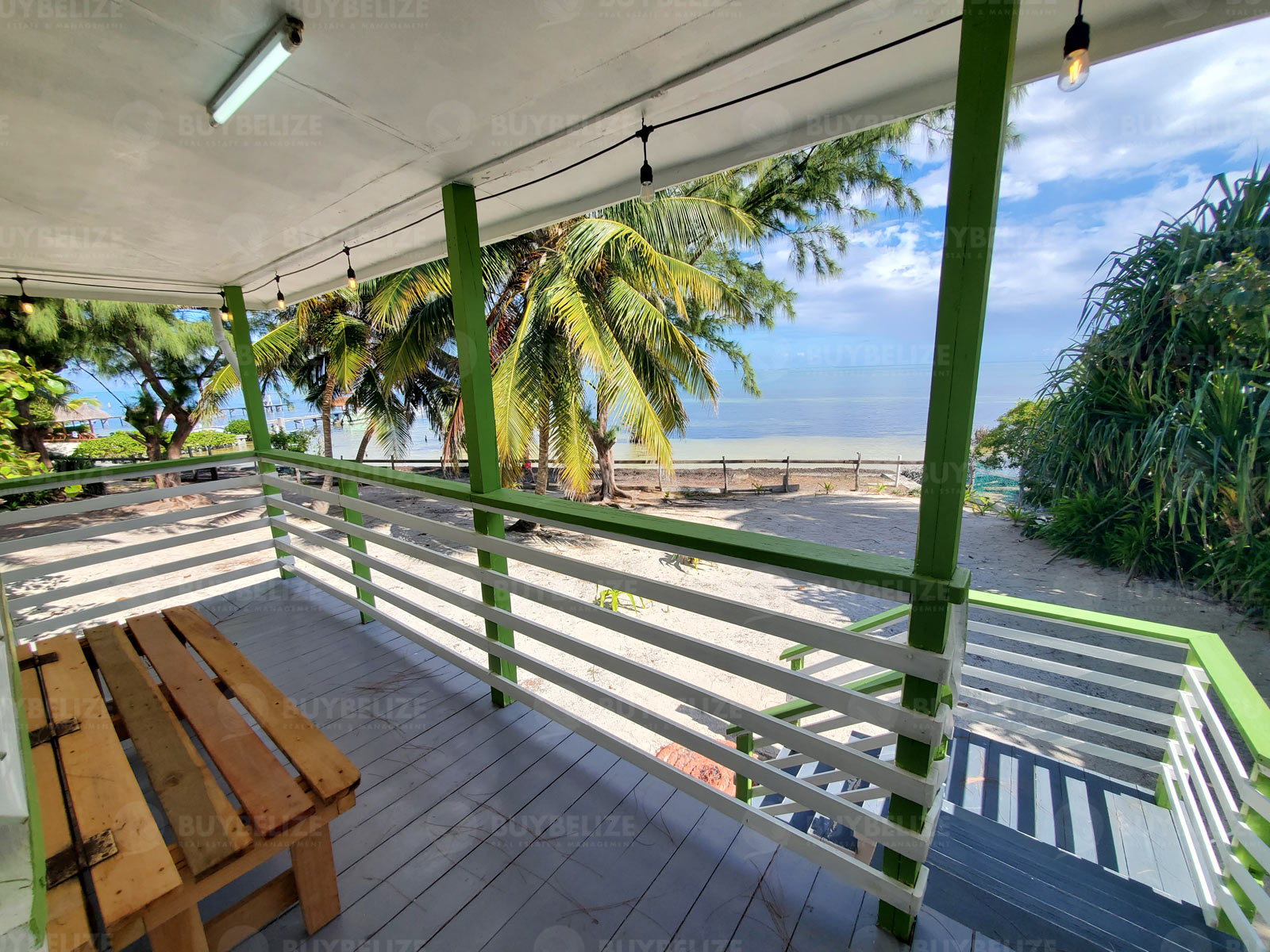 Cosy Beachfront Apartment For Rent In Caye Caulker
