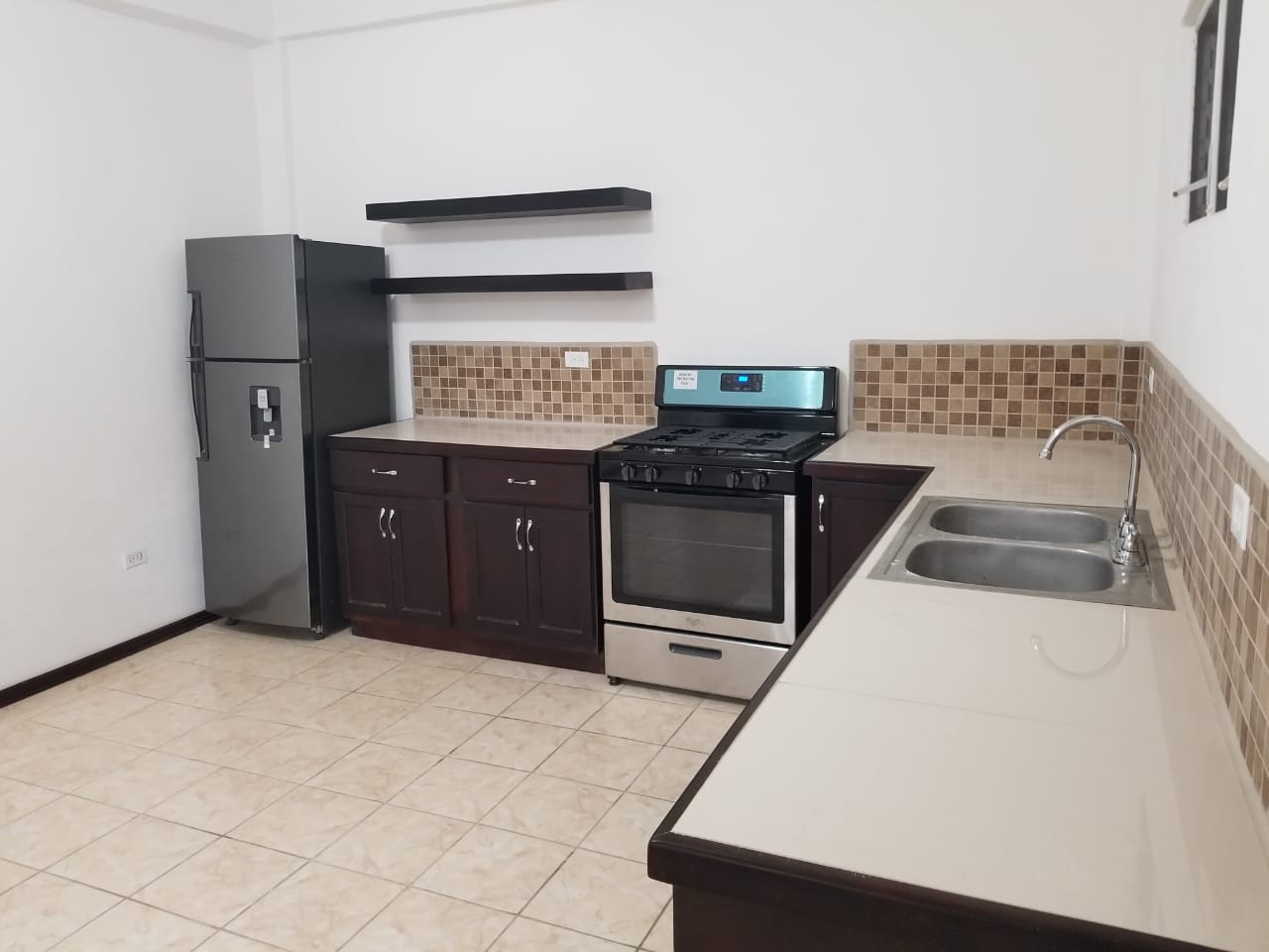 2 Bedroom Apartment for Rent in Belize City